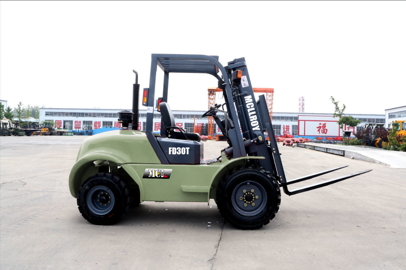 Rear Tire 12-16.5-10PR Intuitive controls Rough terrain Forklift Truck Maximum Permissible Gradient 15 ° Powerful